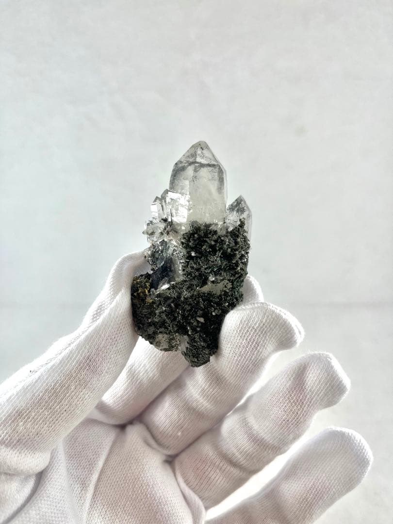【鉱物商店】水晶+ 鉄マンガン重石+ 輝蒼鉛鉱+ 緑泥石