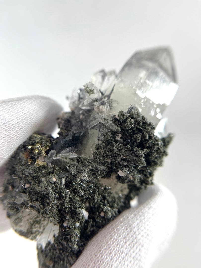 【鉱物商店】水晶+ 鉄マンガン重石+ 輝蒼鉛鉱+ 緑泥石