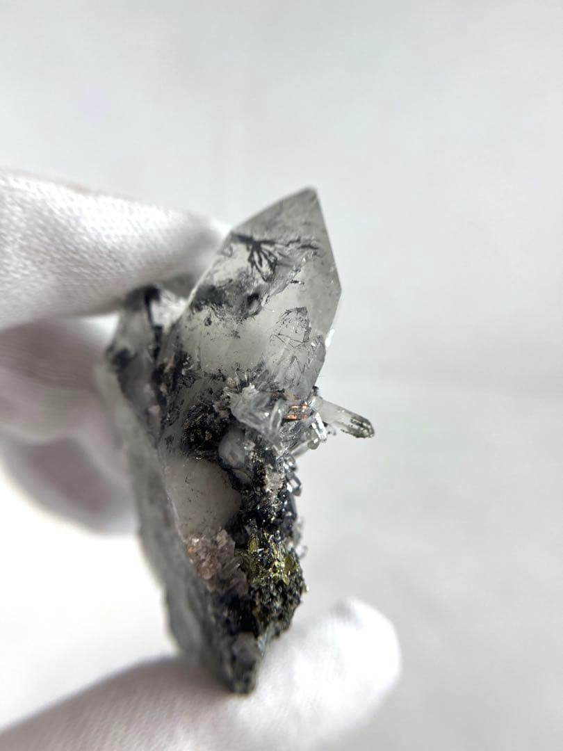 【鉱物商店】水晶+ 鉄マンガン重石+ 輝蒼鉛鉱+ 緑泥石