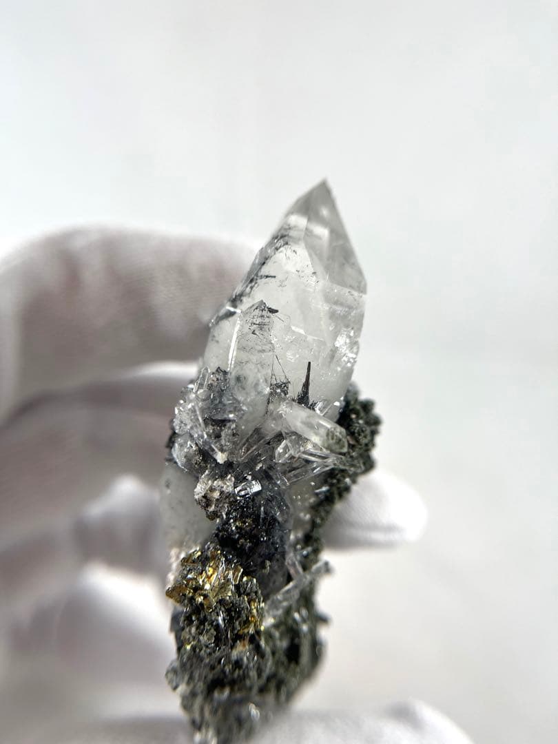 【鉱物商店】水晶+ 鉄マンガン重石+ 輝蒼鉛鉱+ 緑泥石