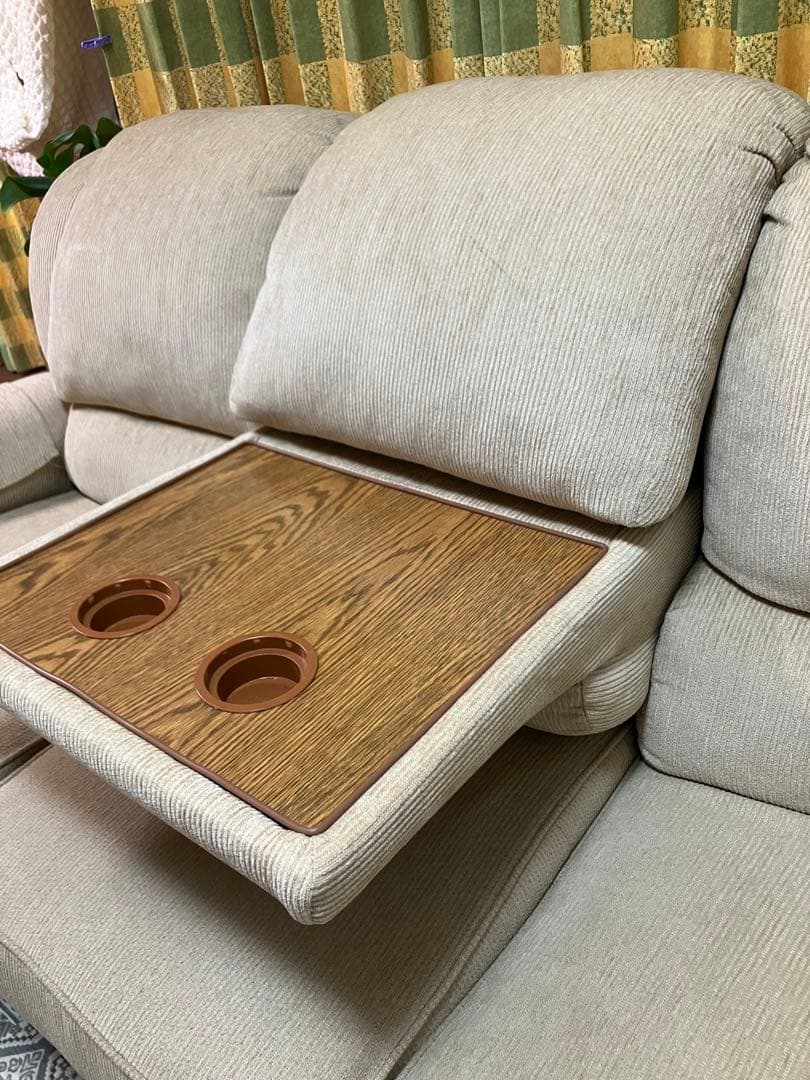 IDCベージュ 3人掛けソファ ファブリック　足がのばせる