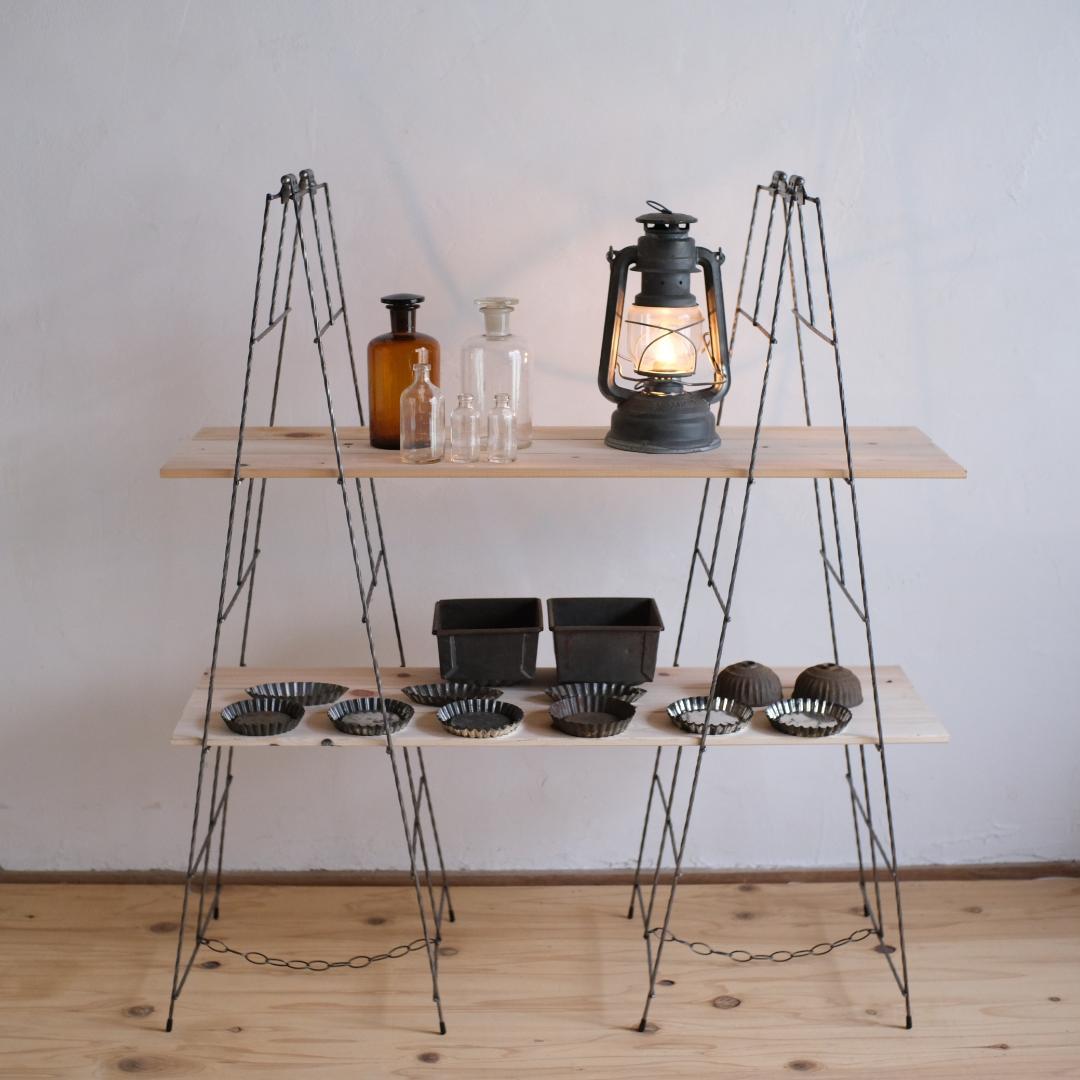 無骨なアイアン脚＆ウッドの飾り棚ｐイベント什器　アトリエ ラック