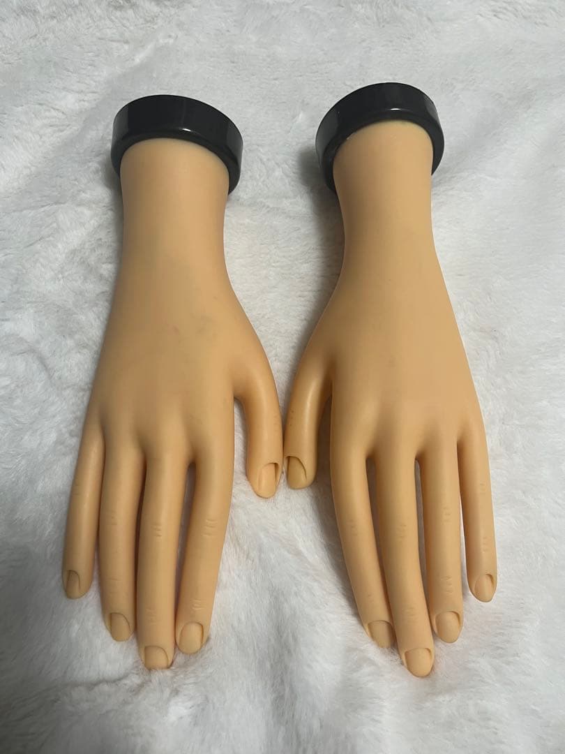 ネイルアート用ハンドモデル 肌色 両手 - メルカリ