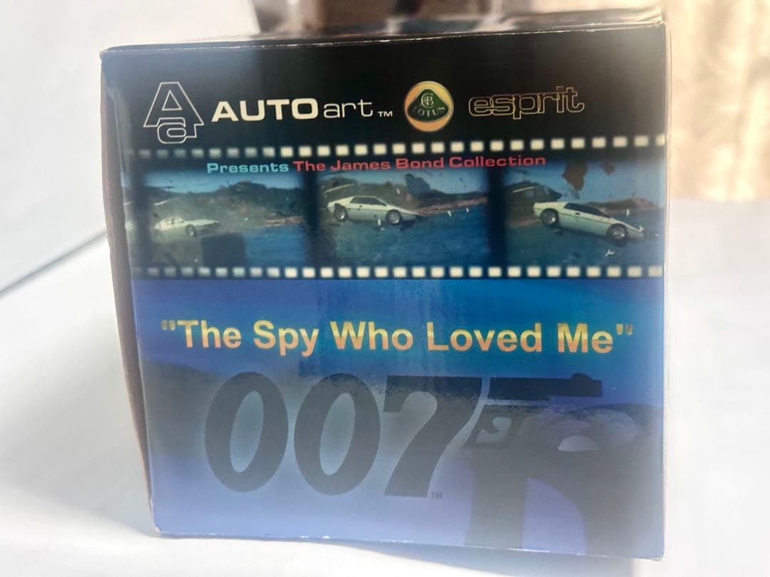 1/18 オートアート　ロータス エスプリ 007 私を愛したスパイ