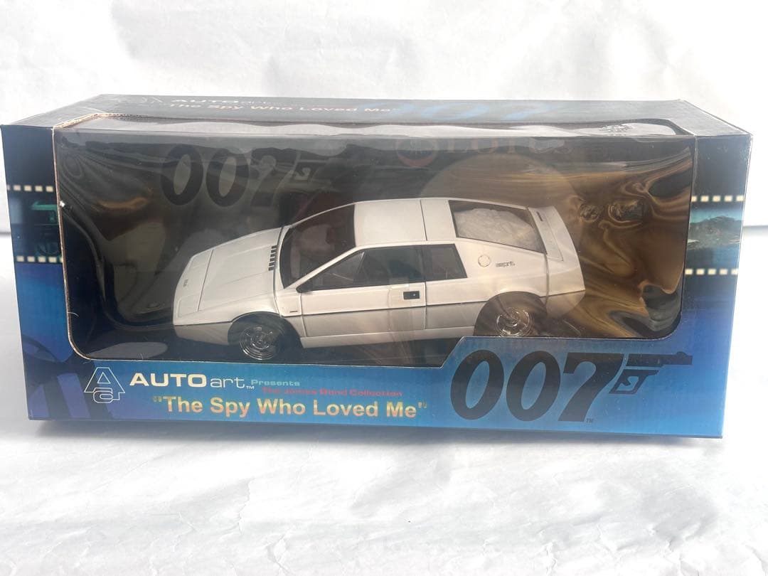 1/18 オートアート　ロータス エスプリ 007 私を愛したスパイ
