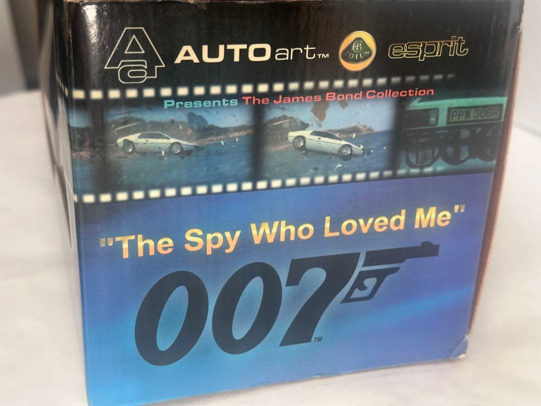 1/18 オートアート　ロータス エスプリ 007 私を愛したスパイ