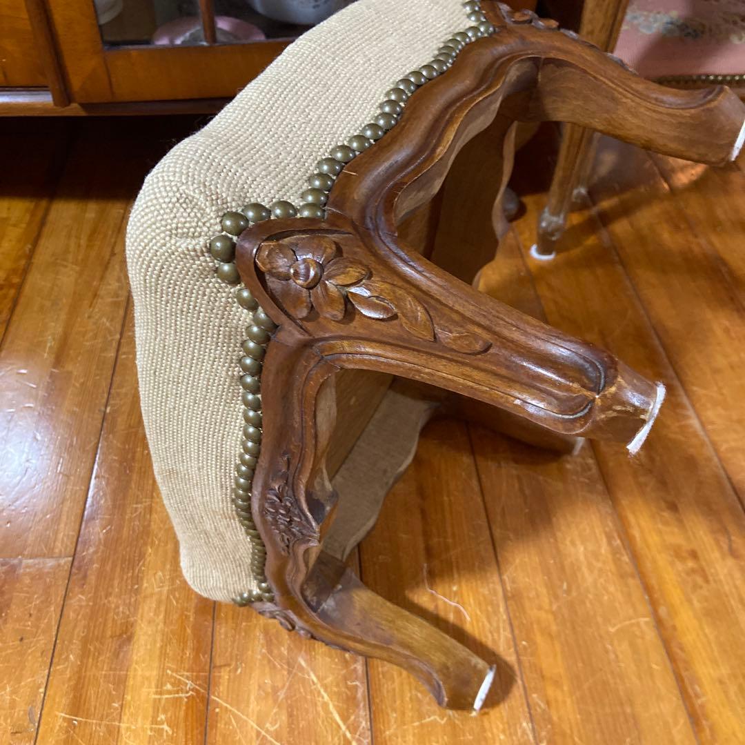 アンティークニードルポイントオツトマン