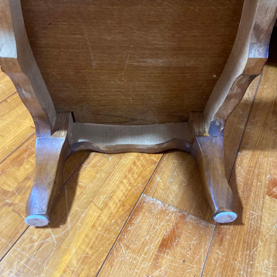 アンティークニードルポイントオツトマン