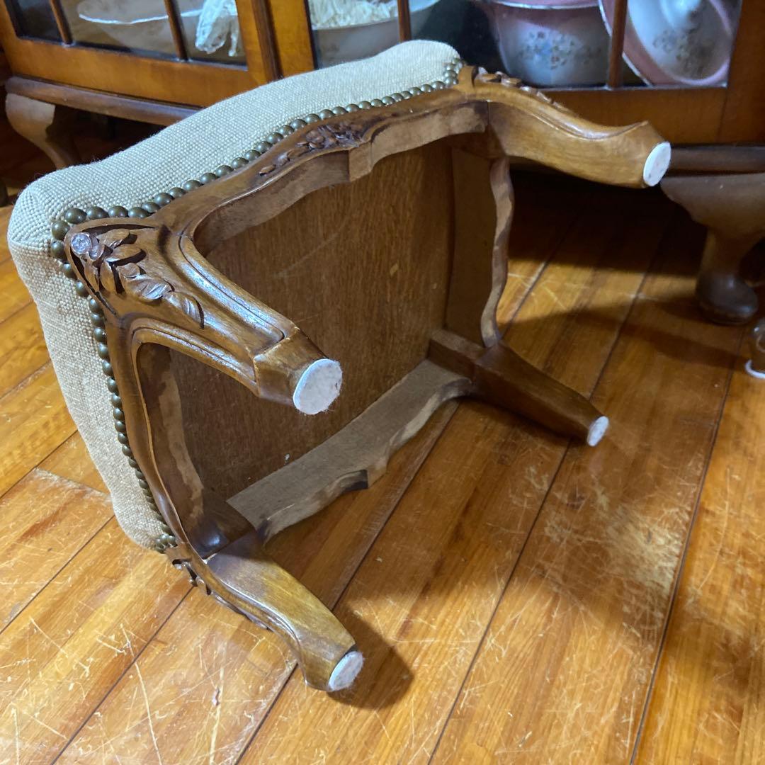 アンティークニードルポイントオツトマン