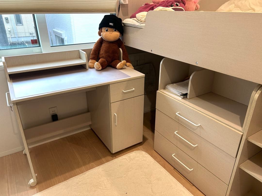 引き取り限定】ニトリ システムベッド ホワイト 学習机 洋服棚 - メルカリ