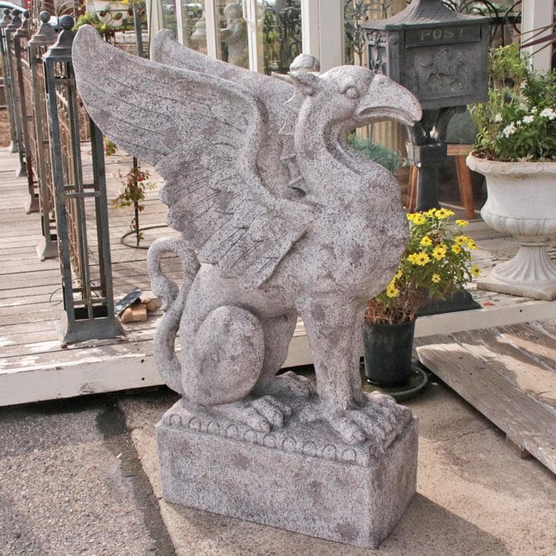 石像風グリフォン 樹脂製 神話の守護者が佇むガーデンオブジェ 143-212