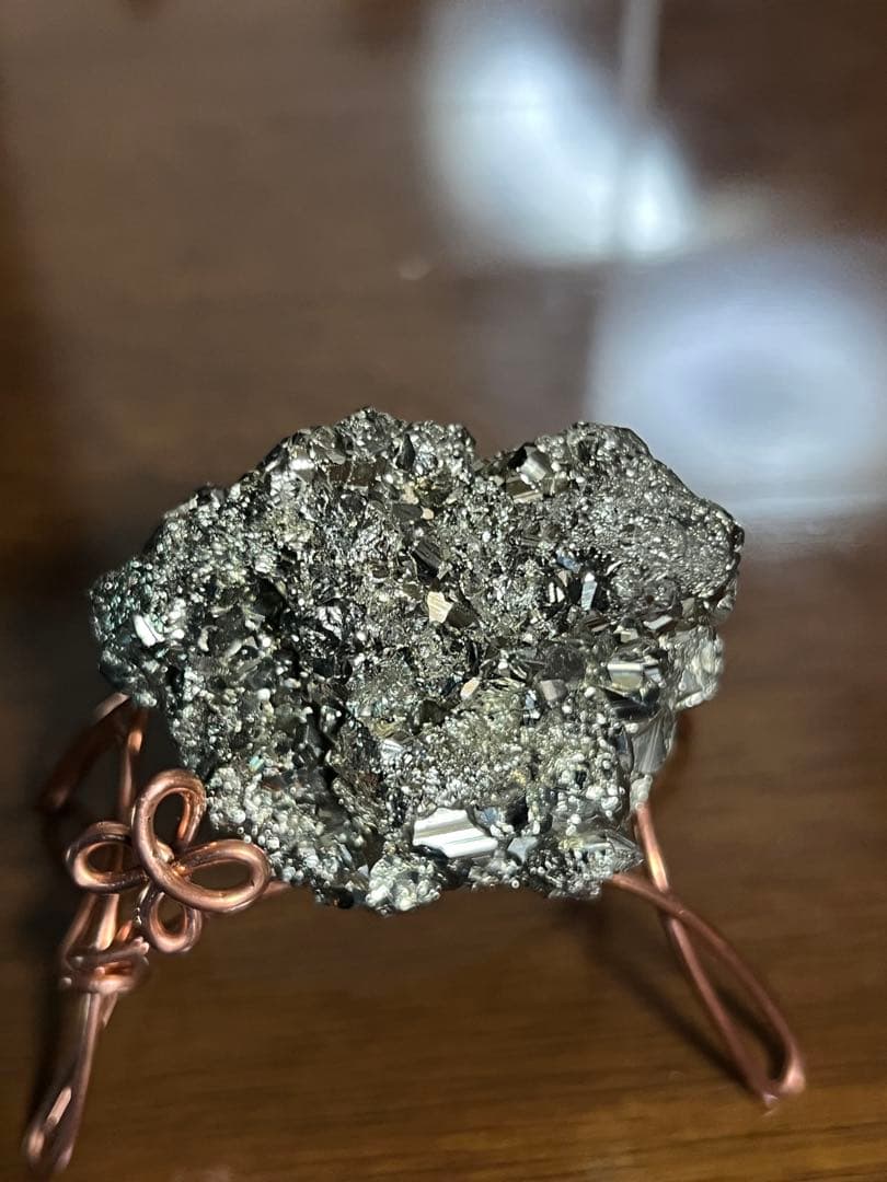 金銭を引き寄せたパイライトの置物 (黄鉄鉱)