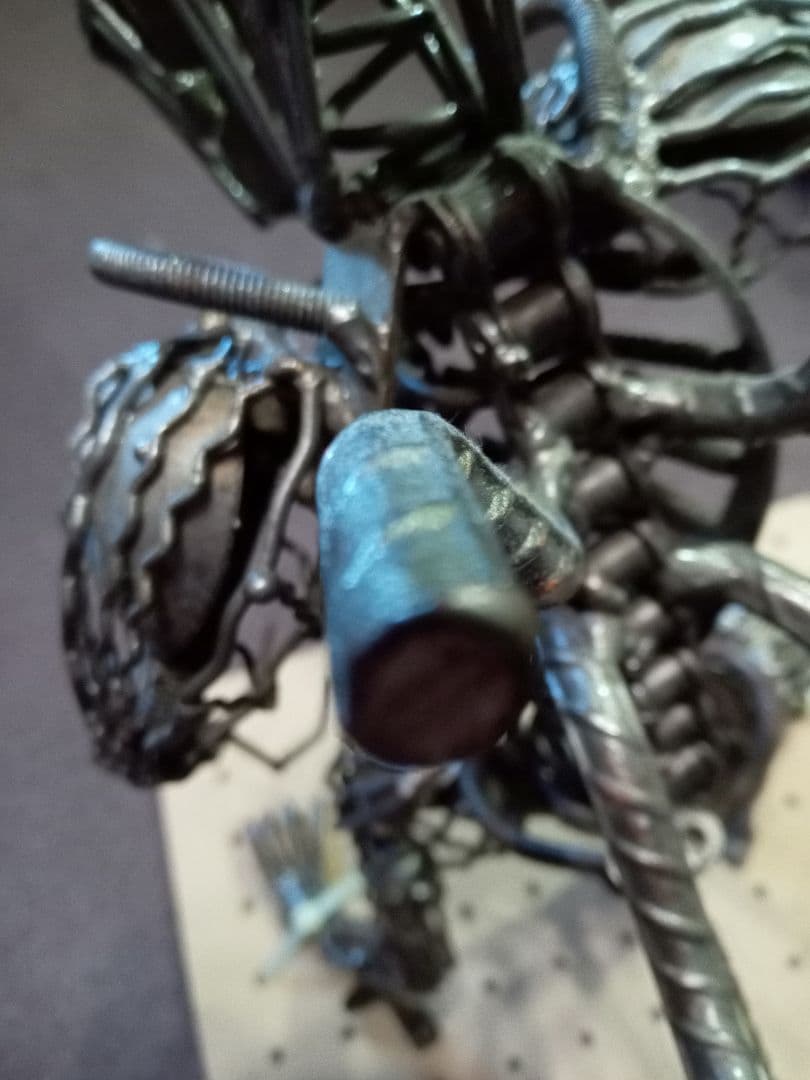 メタルアート エイリアン 廃材アート - メルカリ