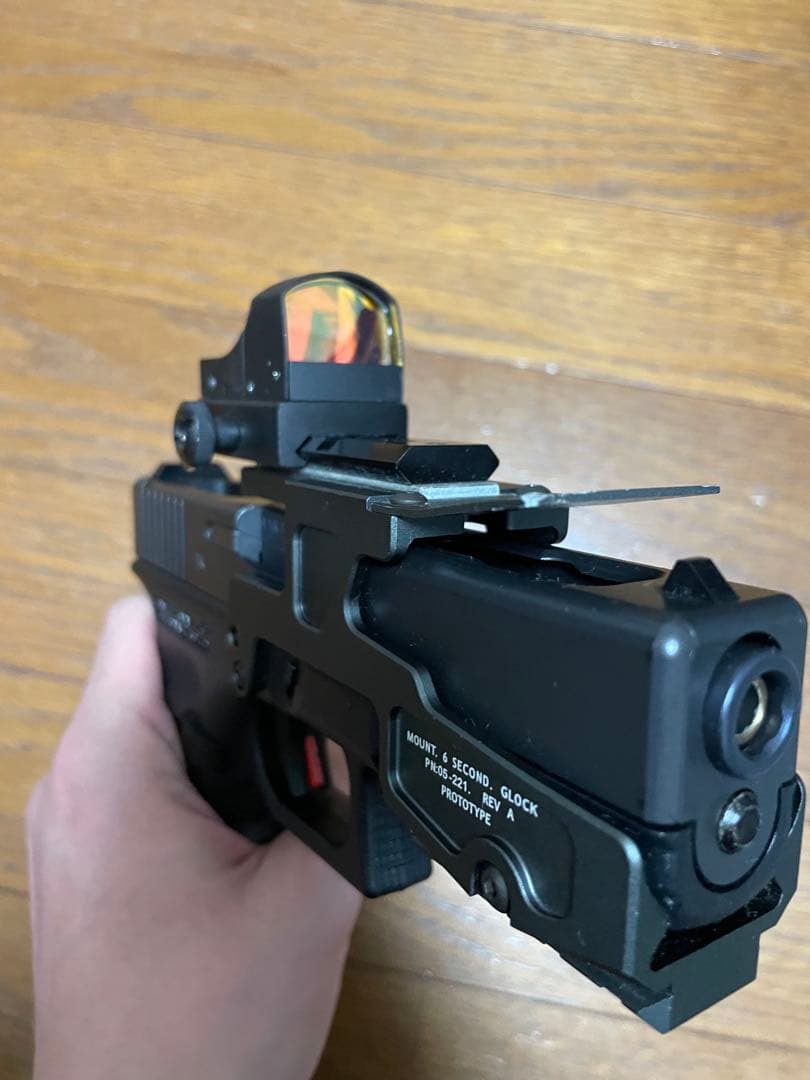 東京マルイ　グロック 18C G18C キャロム　ガスガン　ドットサイト