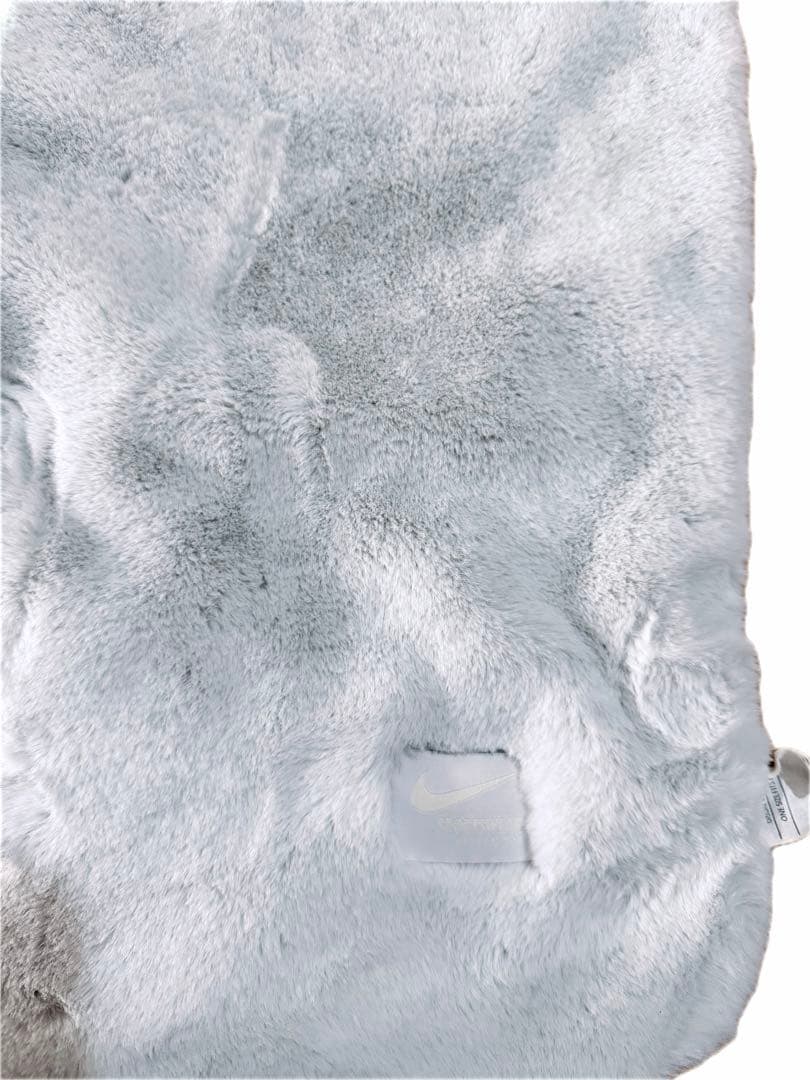 【激レア】 NIKEフェイクファーブランケット⭐︎毛布⭐︎スウッシュ⭐︎ライトブルー