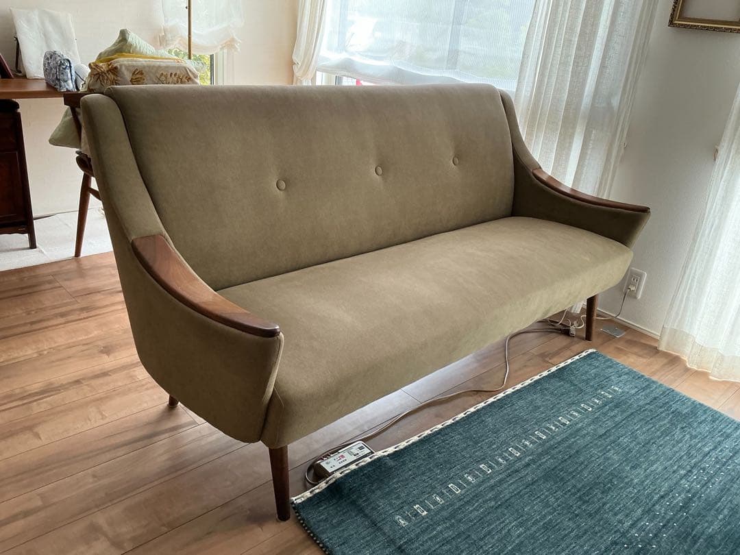 KOLN(コルン)2.5Pソファ　ウォールナット材　ファブリック 　関家具