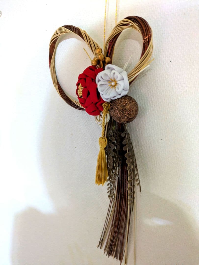 しめ飾り　正月飾り 水引リース×つまみ細工　 ハンドメイド　しめ縄