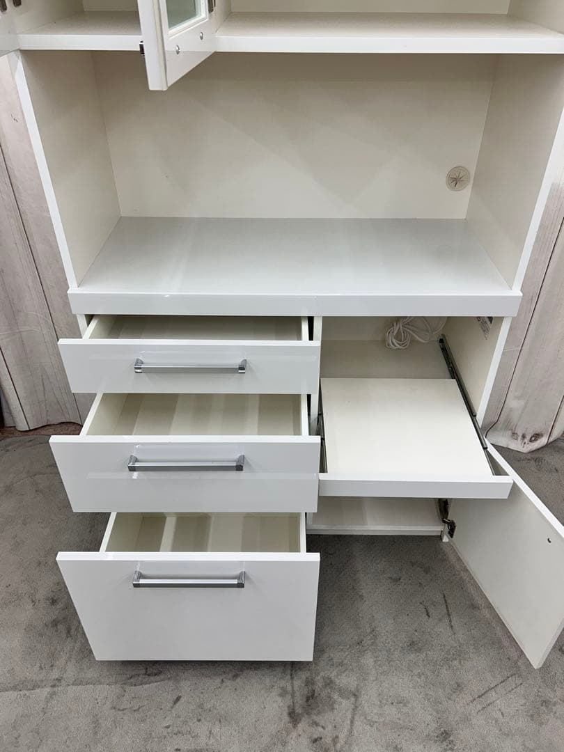 パモウナ　食器棚