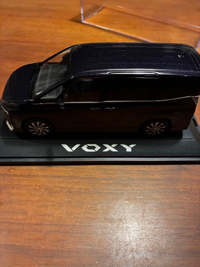 非売品⭐︎TOYOTAヴォクシー　ミニカー
