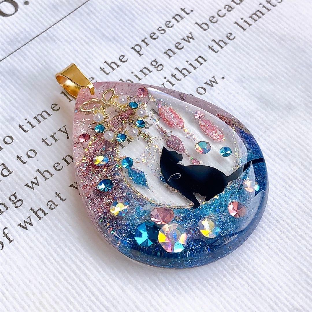 同梱値引100円❤️No.2391 レジン ペンダントトップ 猫 ネコ ねこ ♡