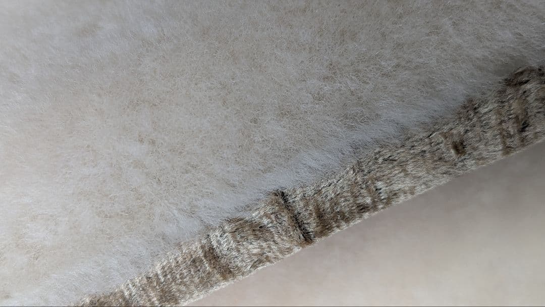 新品未使用　丸八真綿　高級毛皮敷き布団湿気取りソリュームT　ファートン