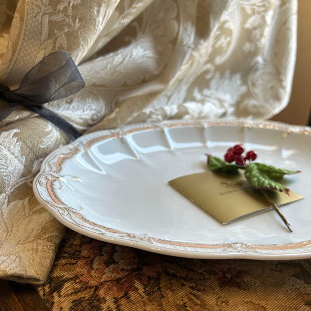 HutchenReuther淡い上品なペール ドイツ製レリーフディッシュ