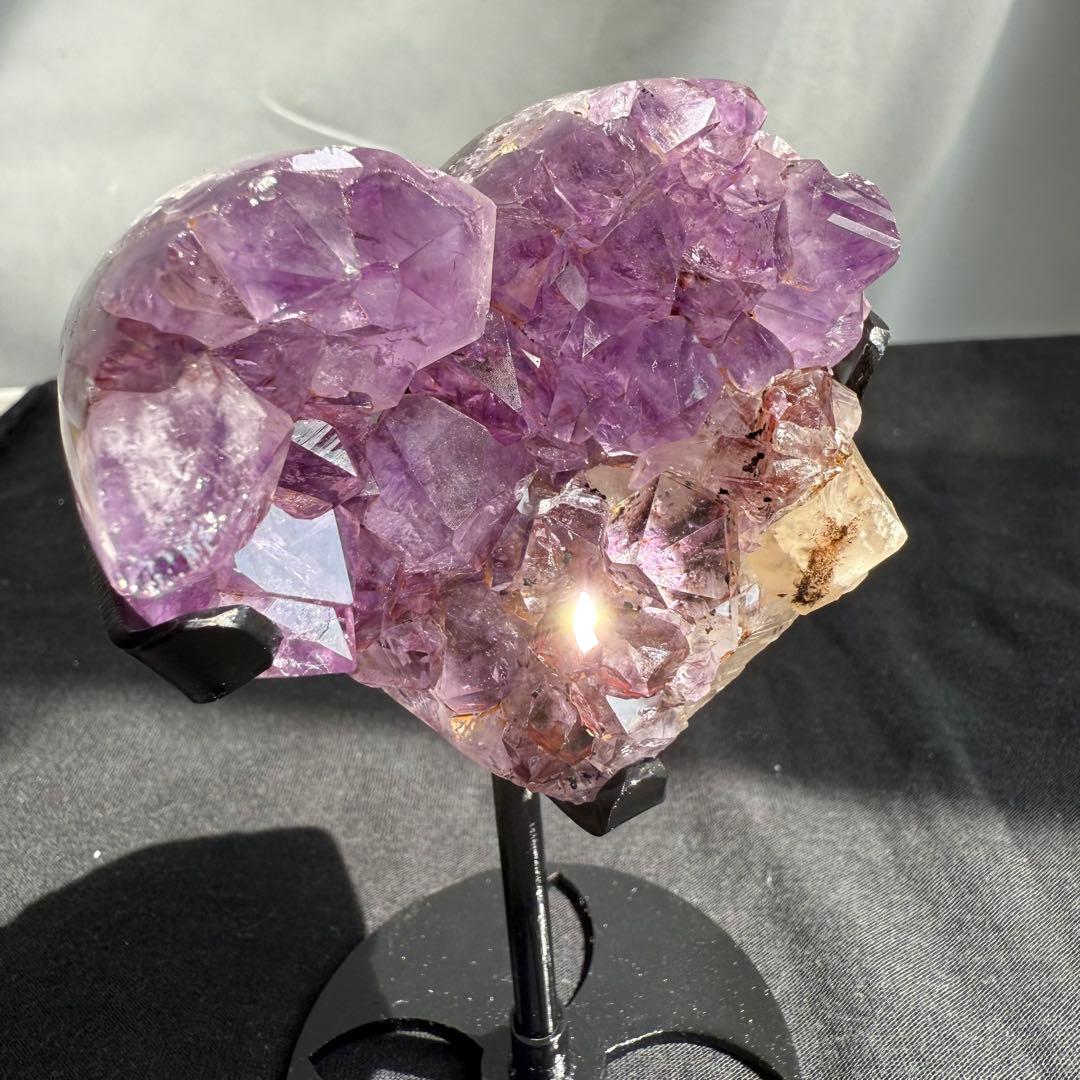 天然石カルサイト&ブラックトルマリン共生アメジストのハート　NO.070413