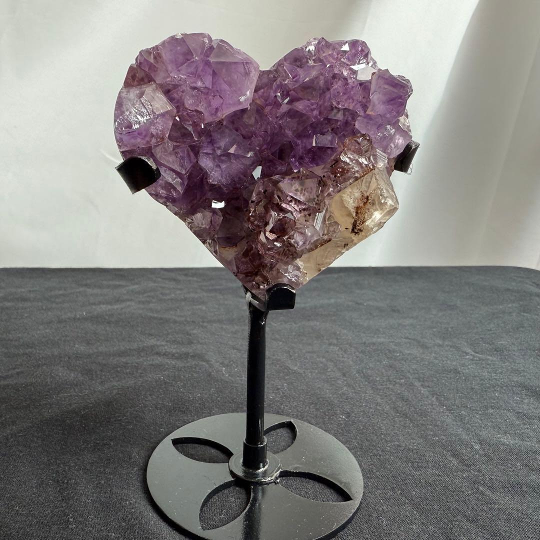 天然石カルサイト&ブラックトルマリン共生アメジストのハート　NO.070413