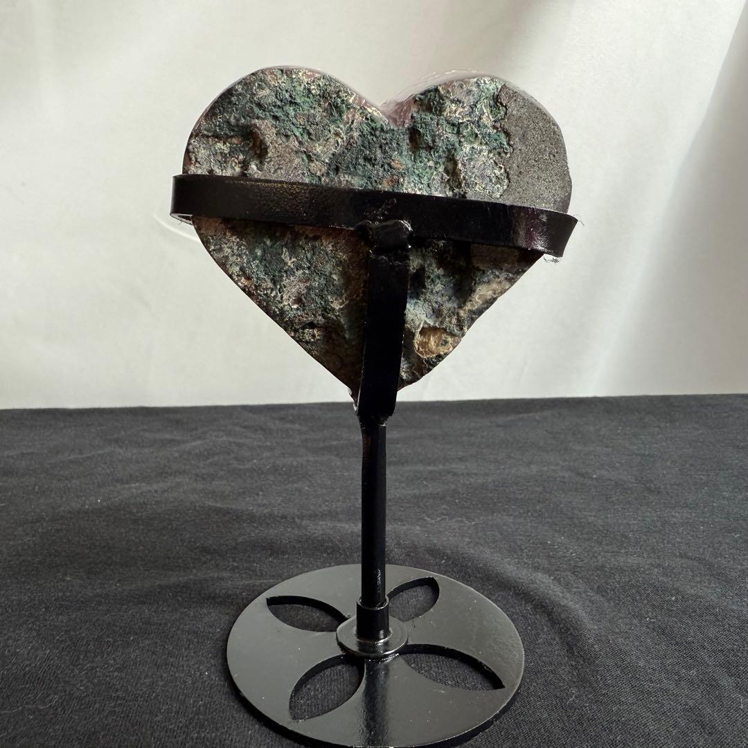 天然石カルサイト&ブラックトルマリン共生アメジストのハート　NO.070413