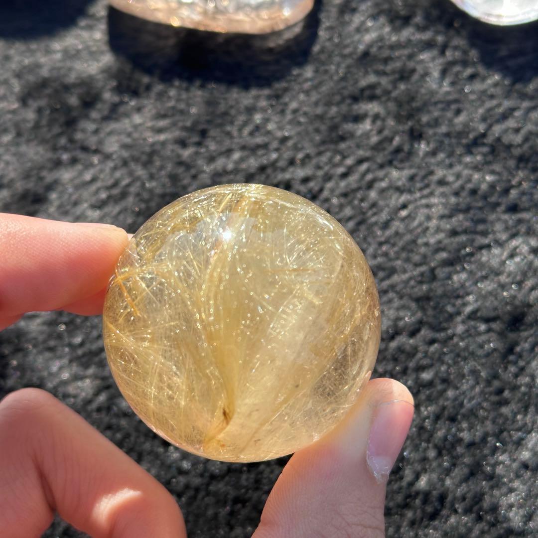 天然石ルチルクォーツのスフィア　丸玉　置物G.249