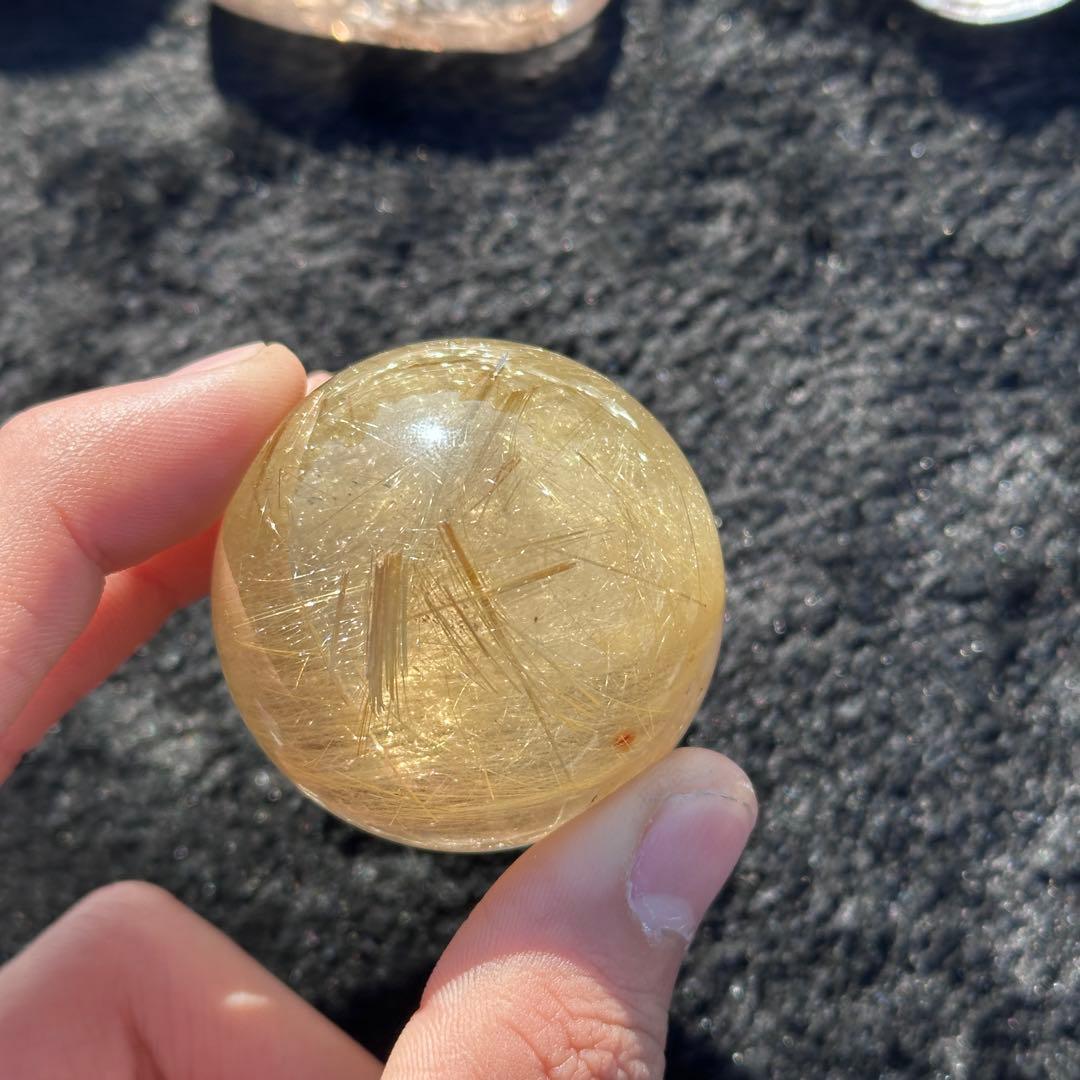 天然石ルチルクォーツのスフィア　丸玉　置物G.249