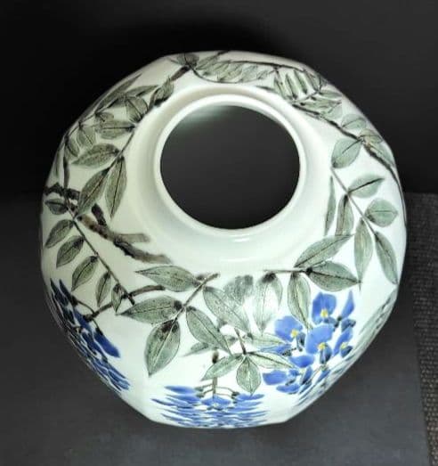 末岡信彦 色絵藤之図八角壷 共箱 色絵磁器 - メルカリ
