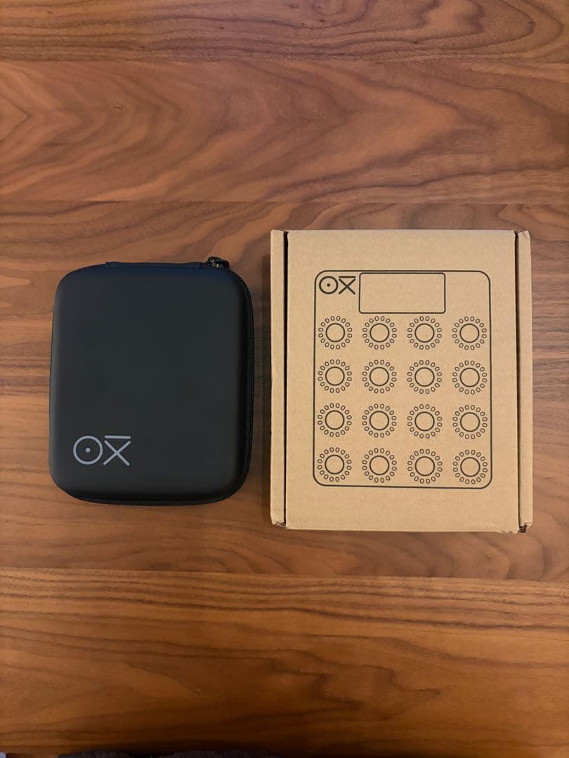 Oxi Instruments E16 MIDIコントローラー