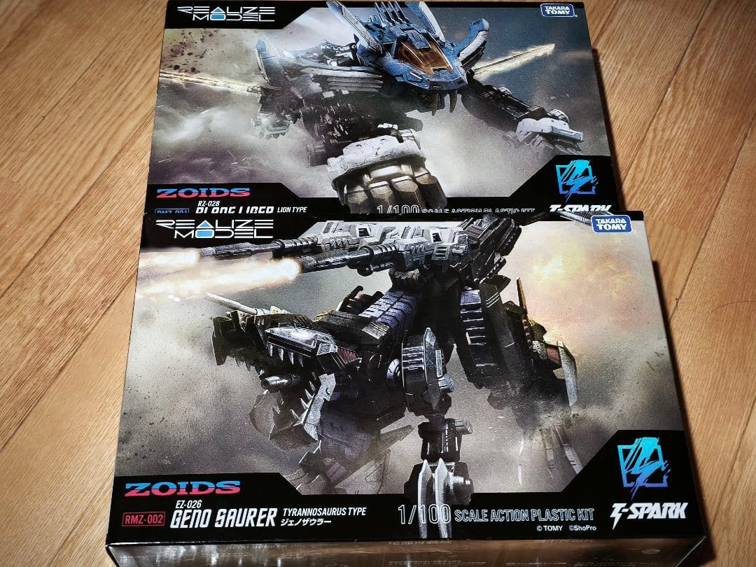 リアライズモデル ZOIDS 2種 タカラトミ　T-SPARK REALIZE（リアライズ） T-SPARK REALIZE MODEL リアライズモデル ZOIDS