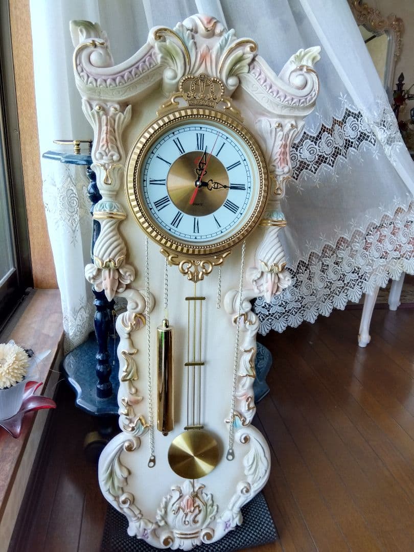 クラシックスロココタイル 掛時計 アイボリー ゴールド