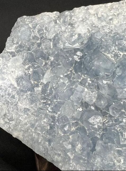 重さ約：1450gAAA級天然セレスタイト原石