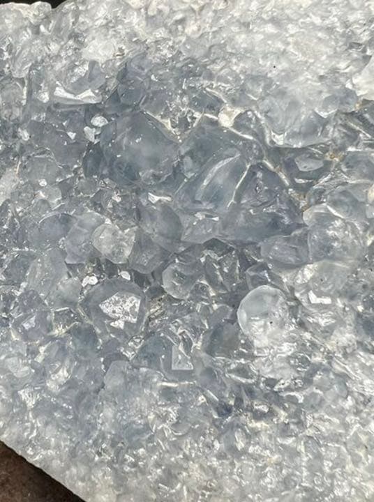 重さ約：1450gAAA級天然セレスタイト原石