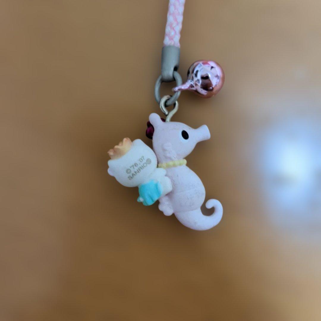 送込中古 ハローキティ タツノオトシゴ ストラップ - メルカリ