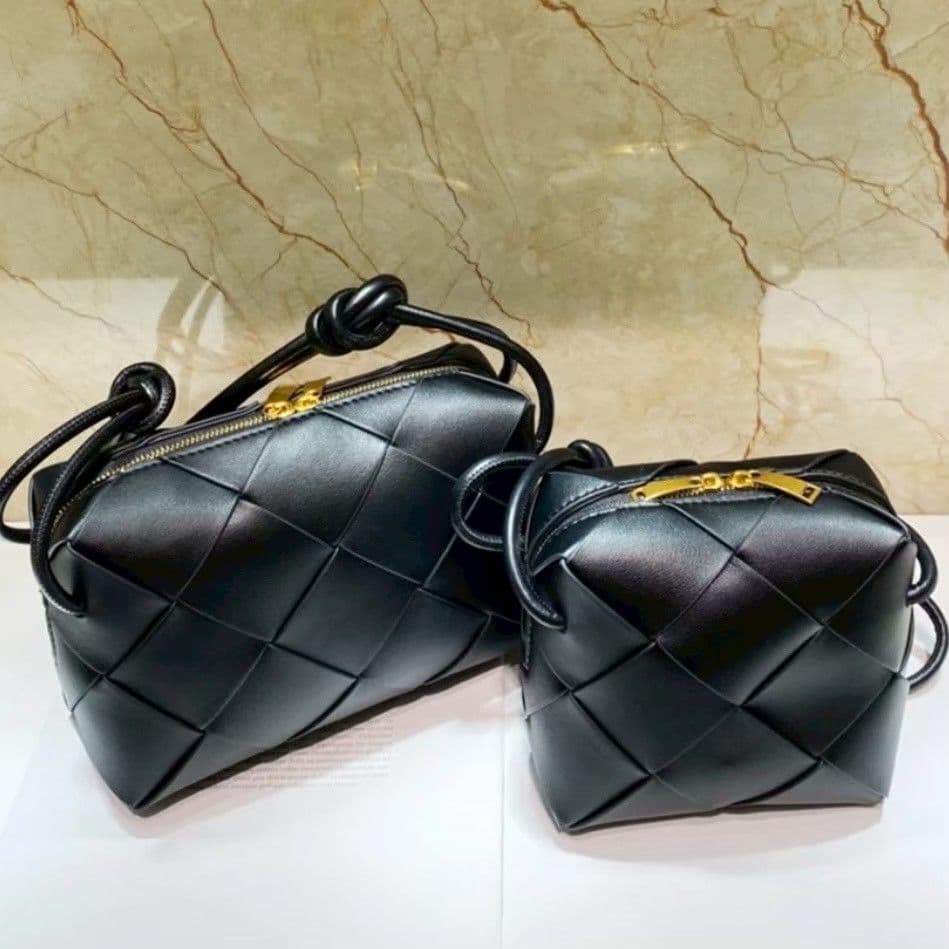 ホワイト 本革 ショルダーバッグ 黒ポシェット 編み込みアイボリー 高品質牛革