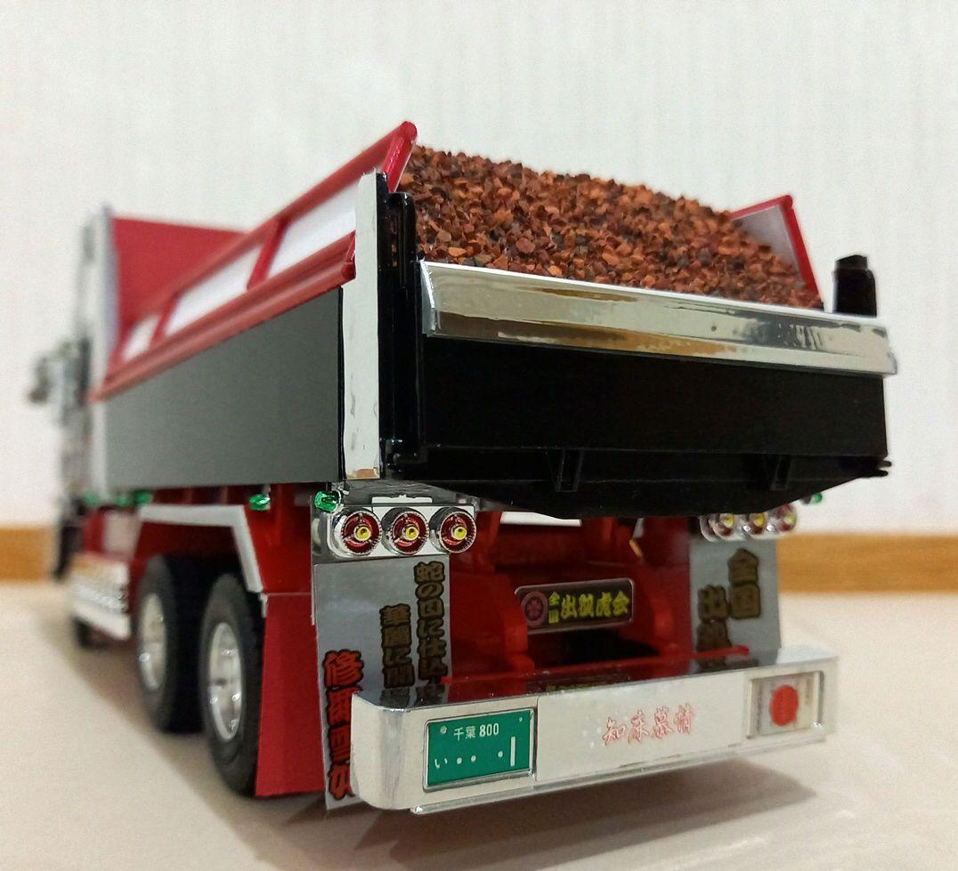アオシマ1/32 デコトラプラモデル完成品 日野プロフィアダンプ - メルカリ