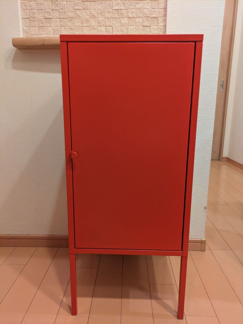 IKEA イケア LIXHULT リックスフルト キャビネット レッド　赤色