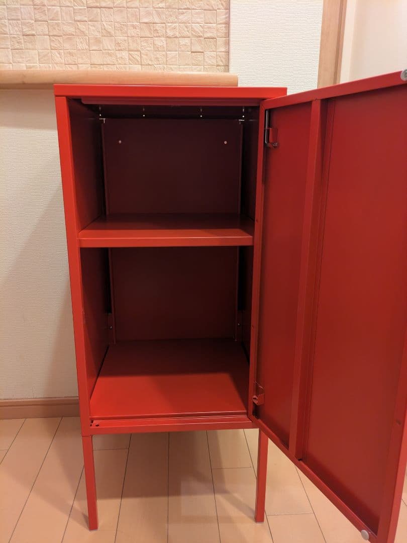 IKEA イケア LIXHULT リックスフルト キャビネット レッド　赤色