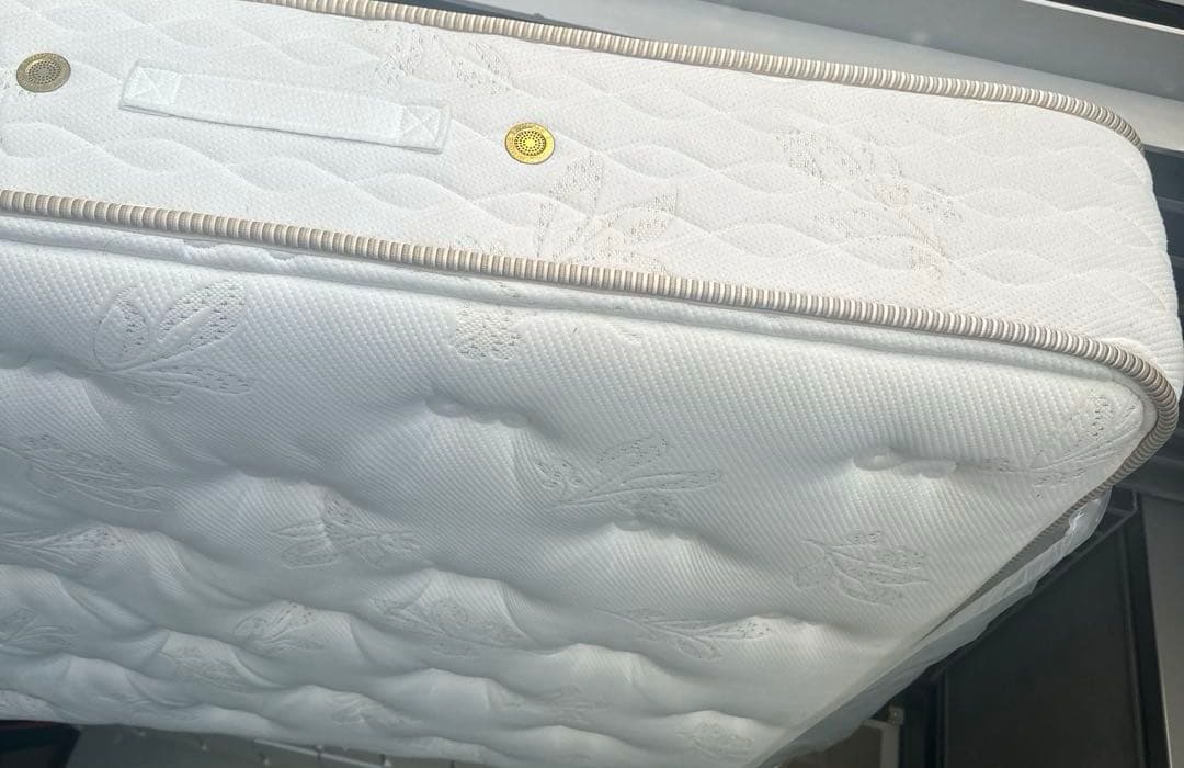 シモンズ ゴールデンバリュープレミアムセミダブルマットレスビューティーレスト