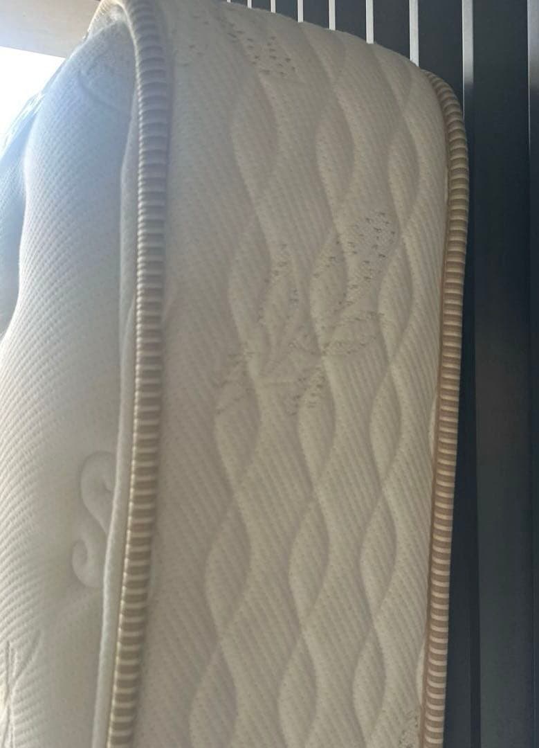 シモンズ ゴールデンバリュープレミアムセミダブルマットレスビューティーレスト