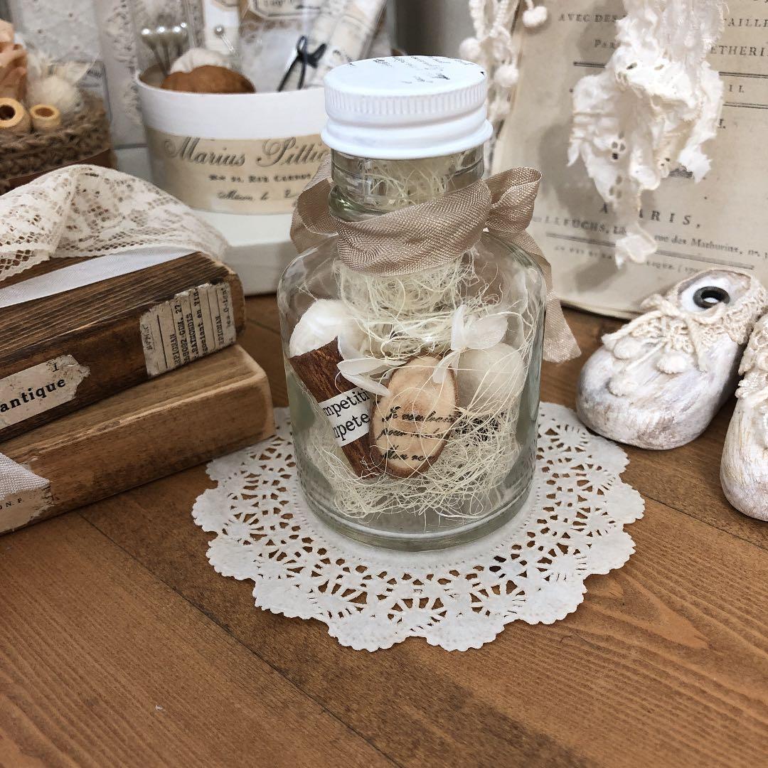 ちょっぴりアンティーク風なアレンジ瓶♡