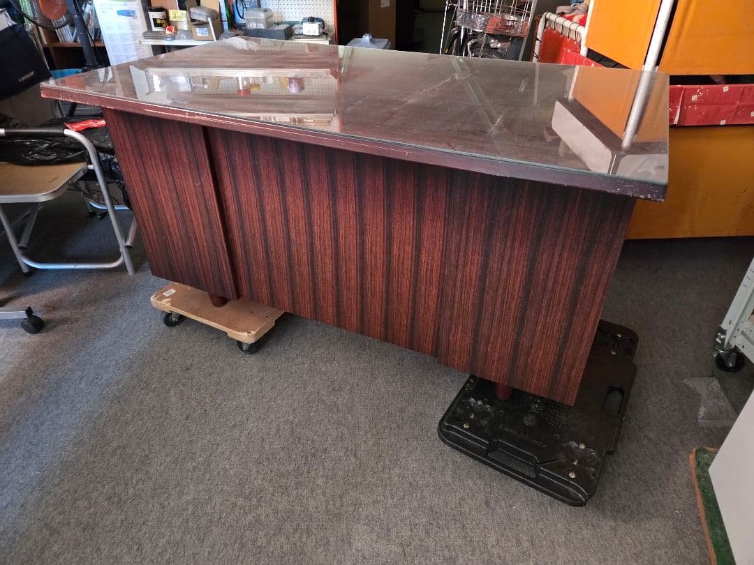 木製ストライプ模様デスク ガラス天板