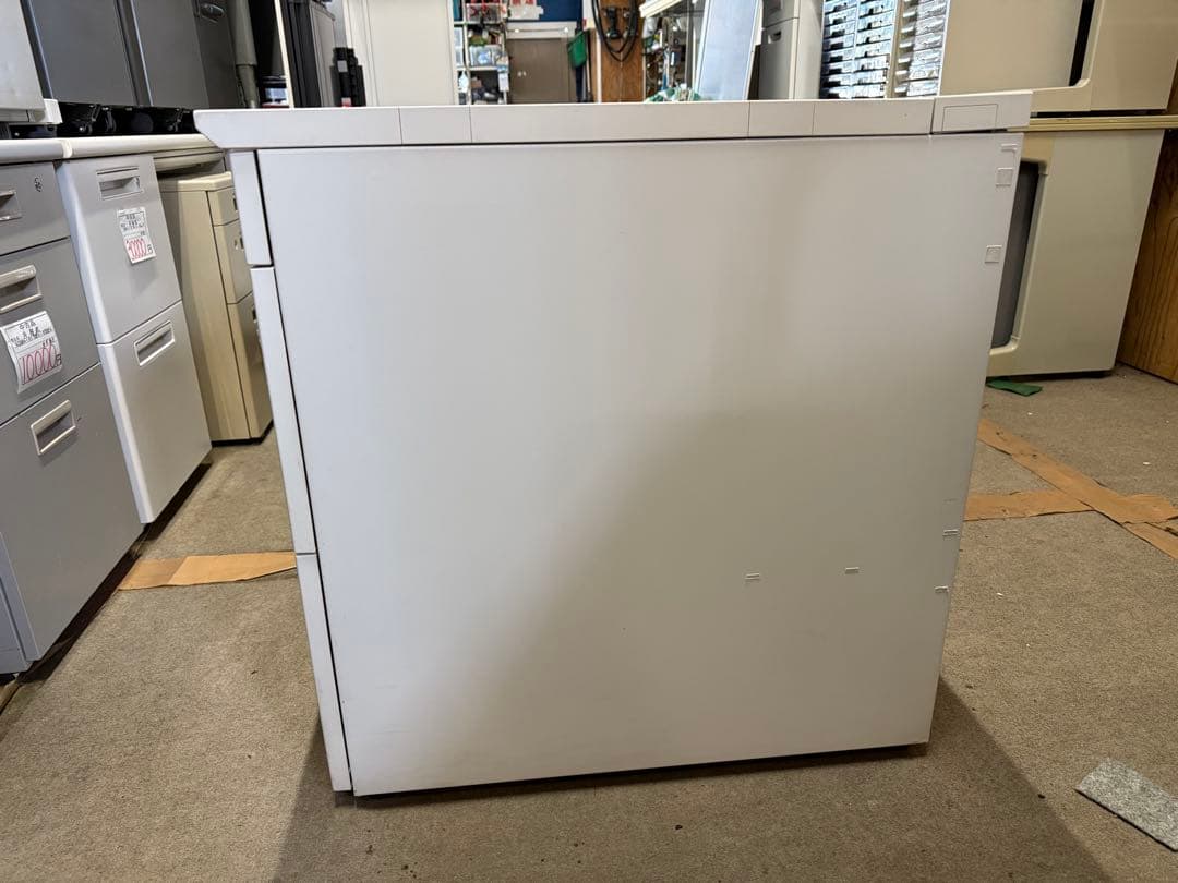 美品　在庫6台 コクヨ　両袖机　デスク　幅140 奥70 高さ72cm 愛知