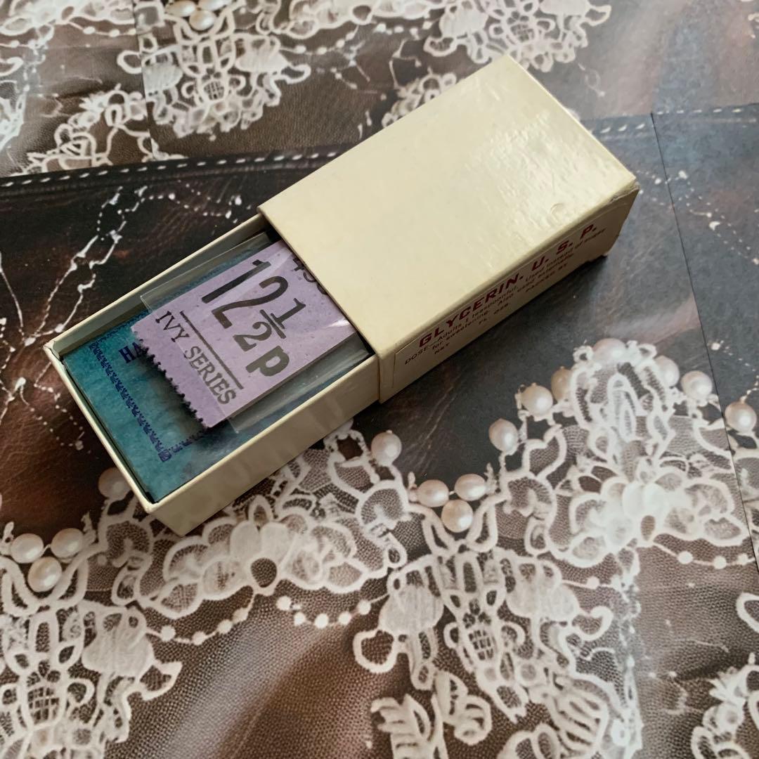 ヴィンテージ 紙もの ファーマシーBOXへ詰め込み - メルカリ