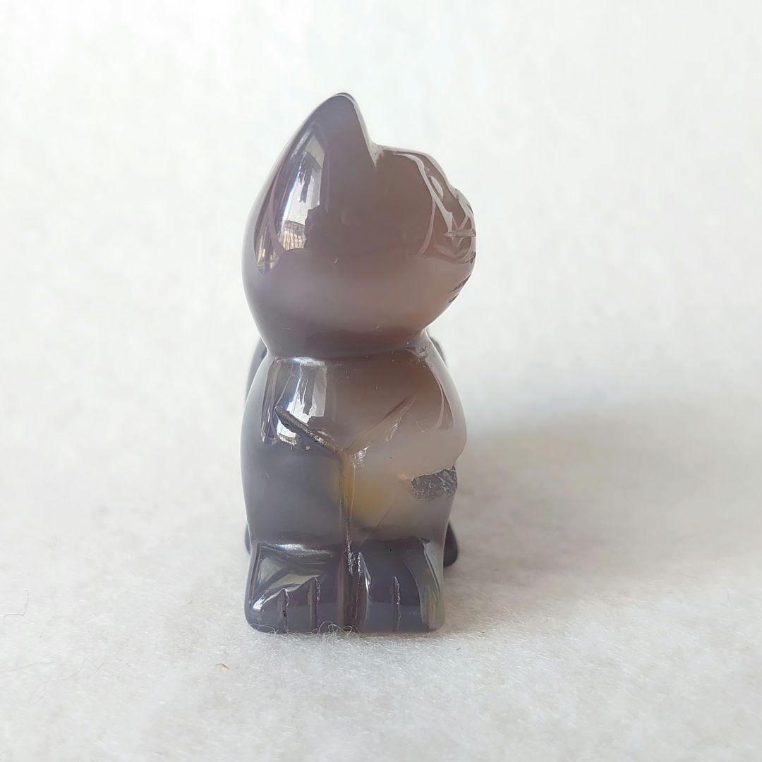 穏やかなお顔で見つめるねこ　ジオード有り瑪瑙　素敵な逸品