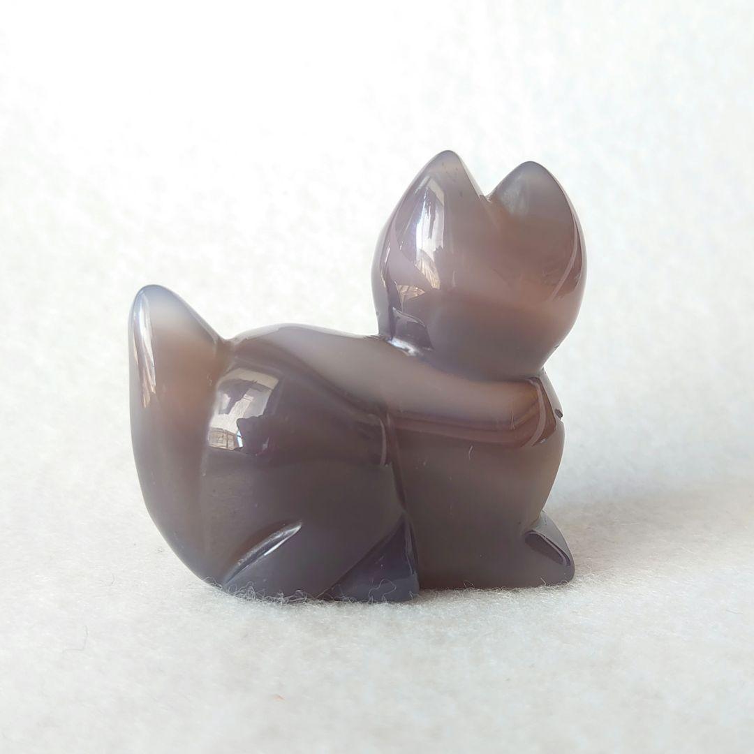 穏やかなお顔で見つめるねこ　ジオード有り瑪瑙　素敵な逸品